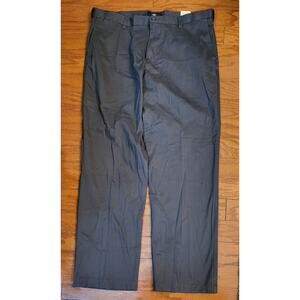 NWT Dockers Pants Mens Gray Flat Front Classic Fit Casual Size W38xL32